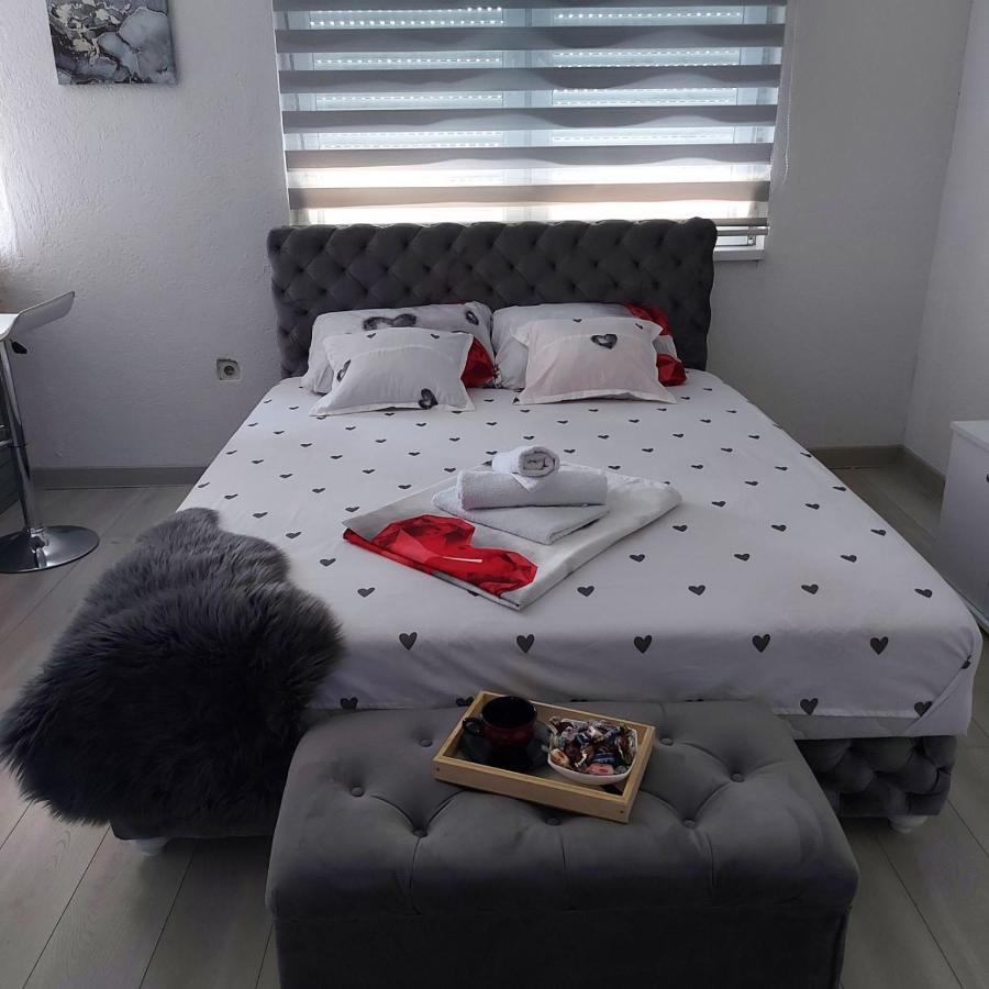 Apartman U Centru Apartment Sid Bagian luar foto