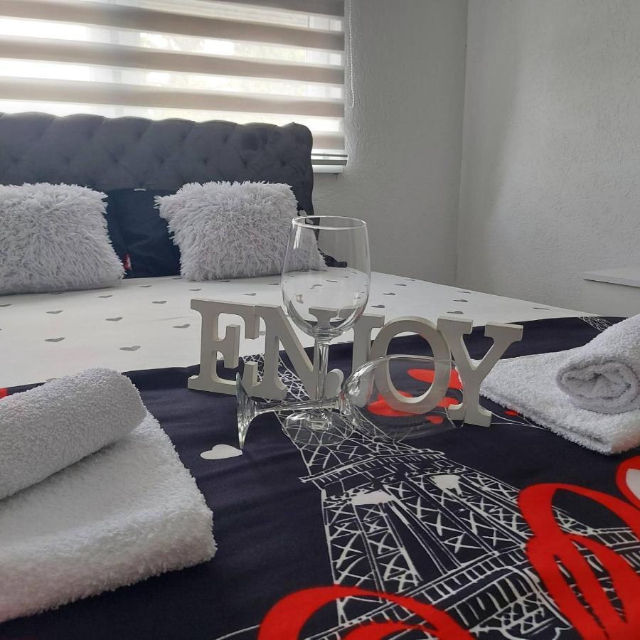 Apartman U Centru Sid Bagian luar foto