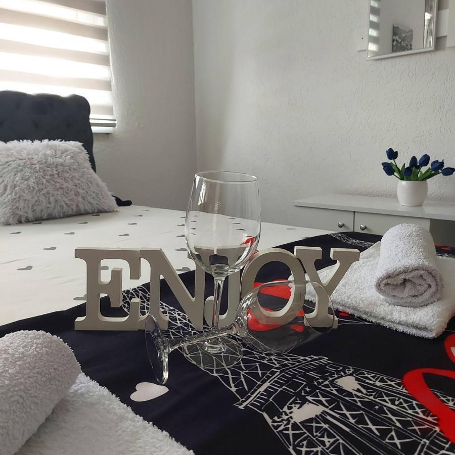 Apartman U Centru Sid Bagian luar foto